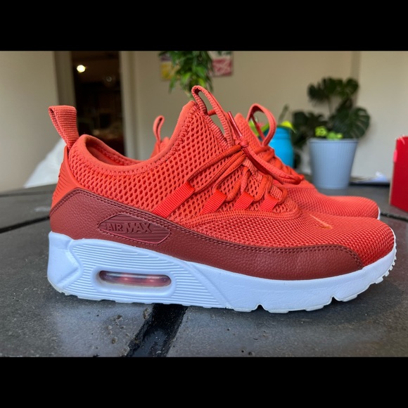 Nike Shoes - Air Max EZ Ladies 7